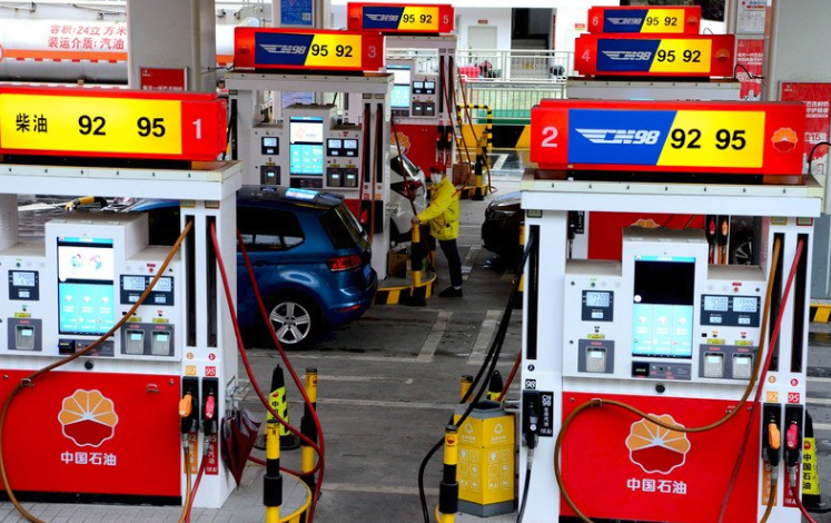 10月10日油价调整,预计上涨0.06元/升